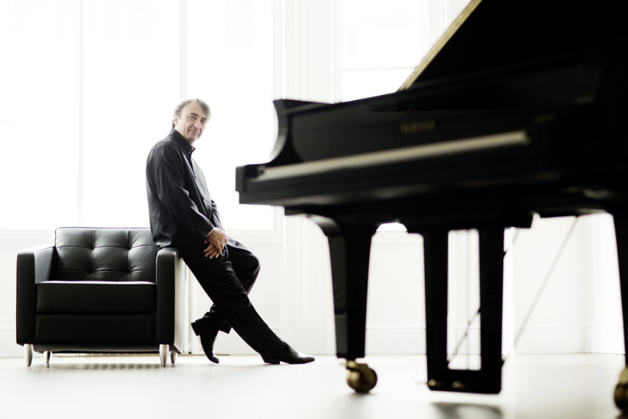 Jean-Efflam Bavouzet / fot. B. Ealovega